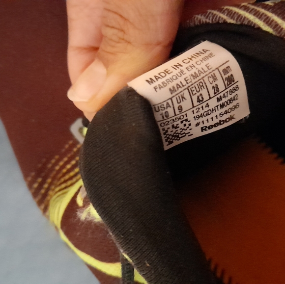 Reebok pump for outdoor running jog - Picture 3 of 3